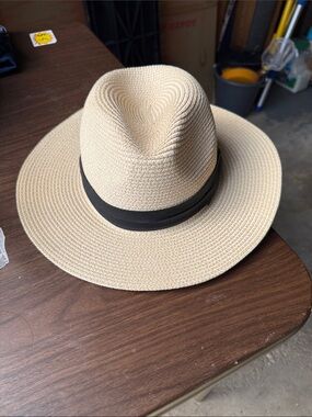 Classic Straw Fedora Hat with Black Band - Cream never worn